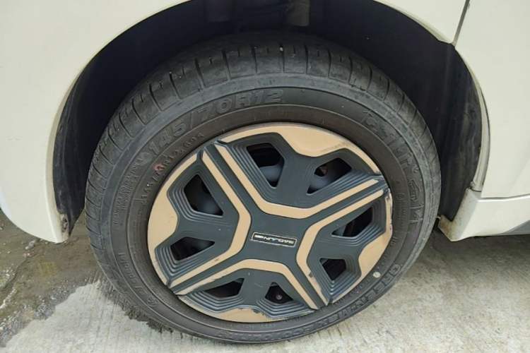 Used Baojun E200 2020 305KM Smart Drive Version Right Rear Wheel Hub