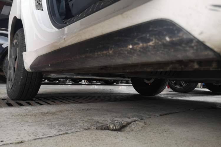 Used Baojun E200 2020 305KM Smart Drive Version Right Side Sill