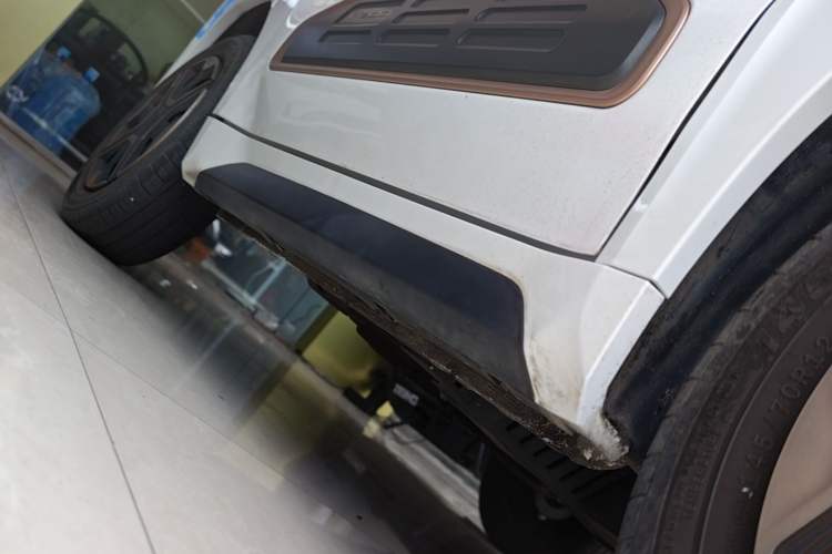 Used Baojun E200 2020 305KM Smart Drive Version Right Side Sill