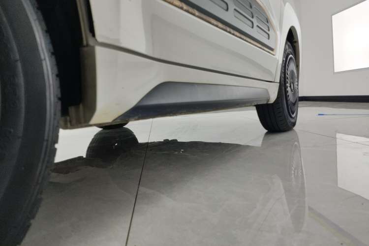Used Baojun E200 2020 305KM Smart Drive Version Right Side Sill