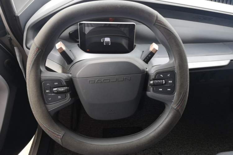Used Baojun E200 2020 305KM Smart Drive Version Steering Wheel