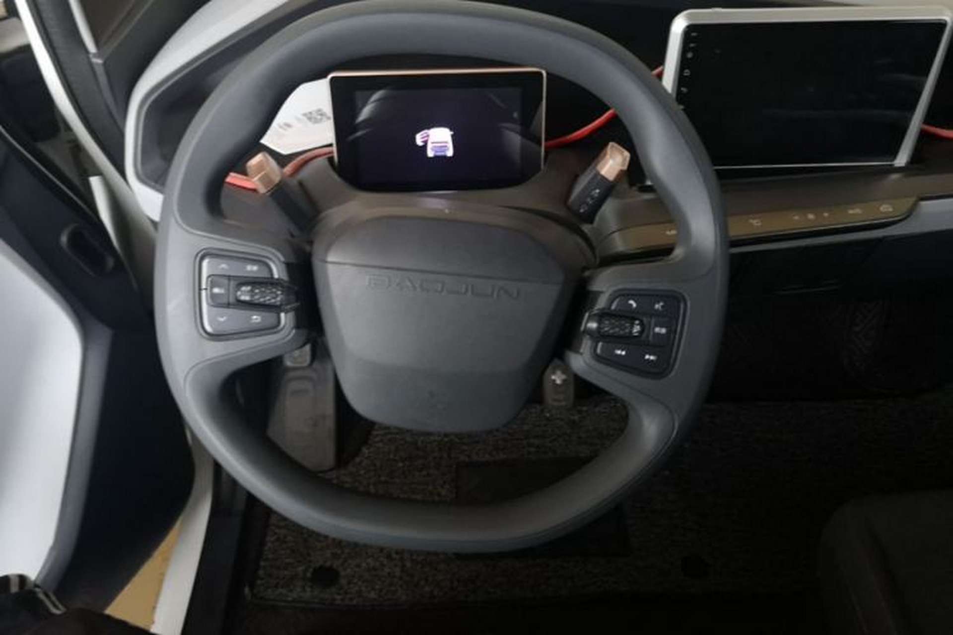 Used Baojun E200 2020 305KM Smart Drive Version Steering Wheel