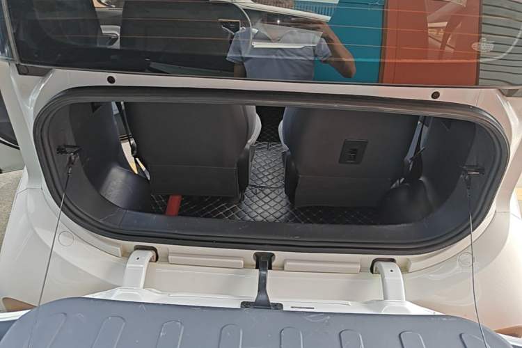 Used Baojun E200 2020 305KM Smart Drive Version Trunk