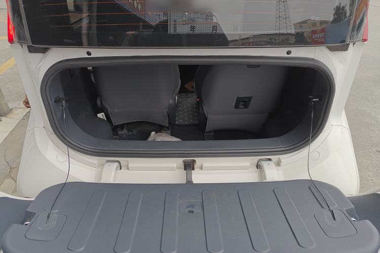 Used Baojun E200 2020 305KM Smart Drive Version Trunk