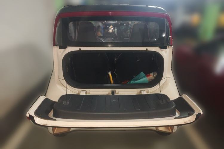 Used Baojun E200 2020 305KM Smart Drive Version Trunk
