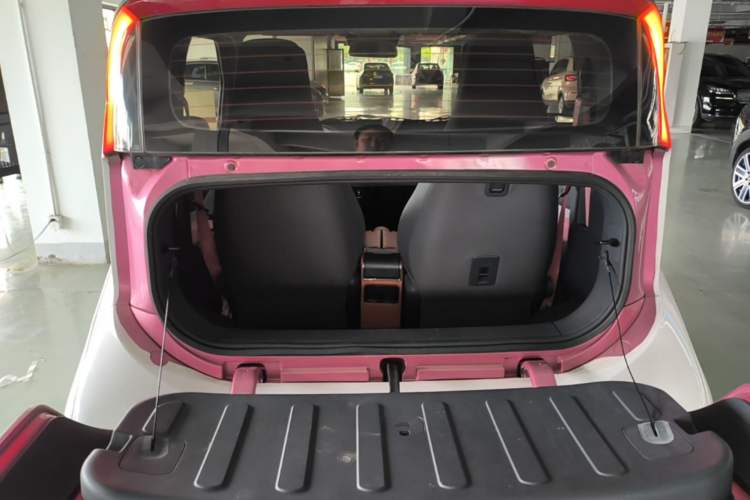 Used Baojun E200 2020 305KM Smart Enjoyment Version Trunk
