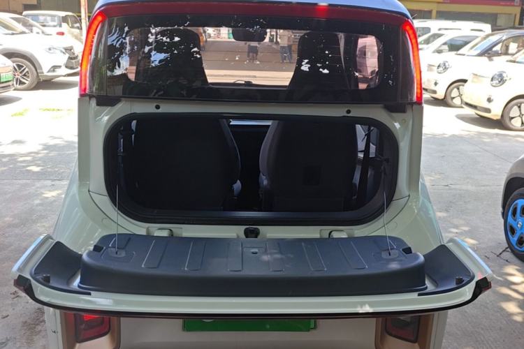 Used Baojun E200 2020 305KM Smart Drive Version Trunk