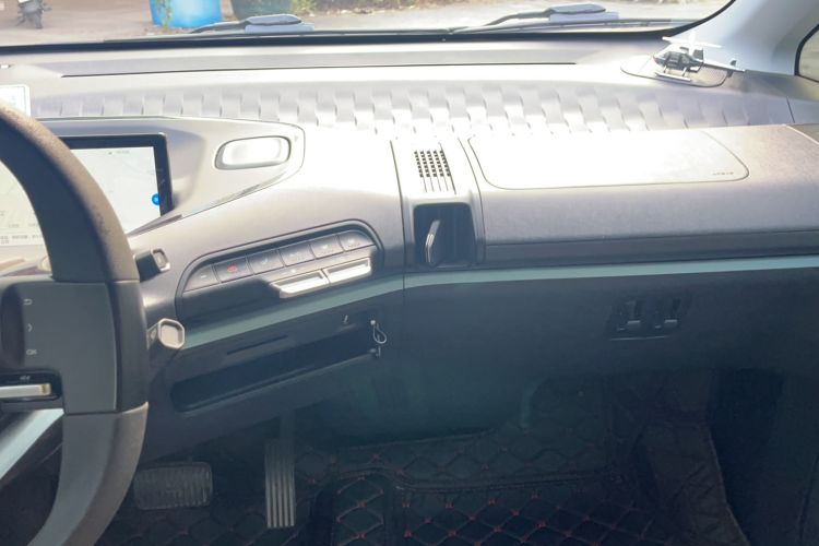 Used Baojun E300 2020 Plus Interstellar Future Edition Audio And AC Panel