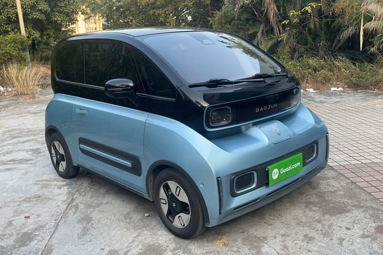 Used Baojun E300 2020 Plus Interstellar Future Edition Front Right 45 Deg