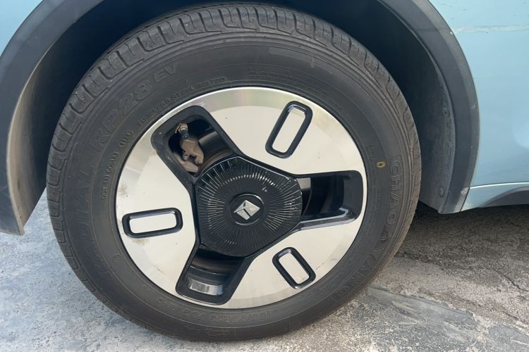 Used Baojun E300 2020 Plus Interstellar Future Edition Right Rear Wheel Hub