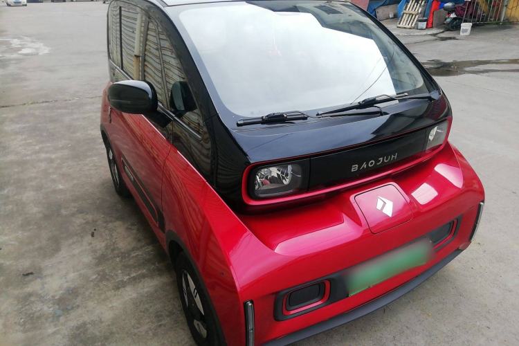 Used Baojun E300 2020 Star Travel Edition Front Right 45 Deg