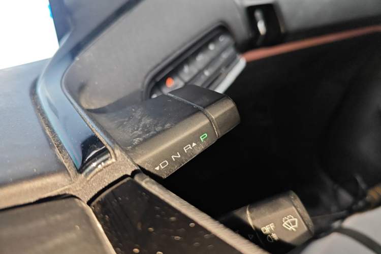 Used Baojun E300 2020 Star Travel Edition Gear Lever