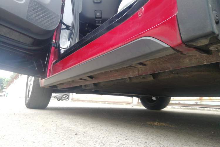 Used Baojun E300 2020 Star Travel Edition Left Side Sill