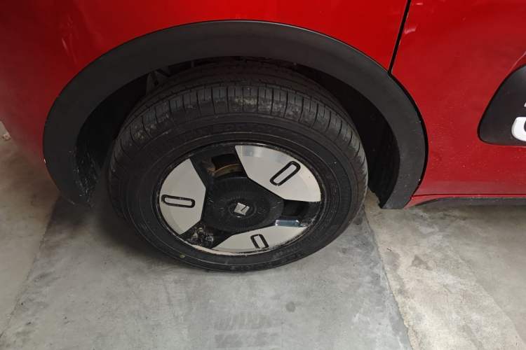 Used Baojun E300 2020 Star Travel Edition Right Rear Wheel Hub