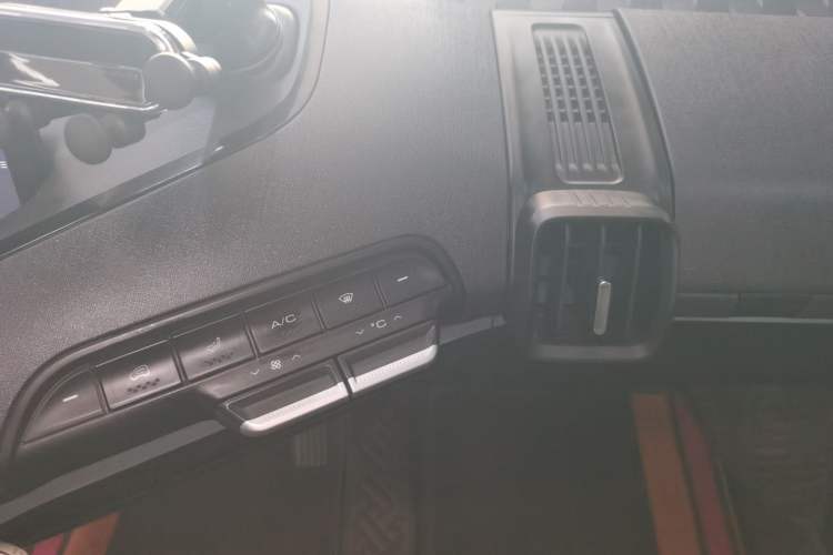 Used Baojun E300 2020 Plus Interstellar Smart Edition Audio And AC Panel