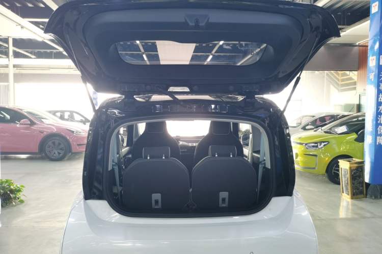 Used Baojun E300 2020 Plus Interstellar Smart Edition Trunk