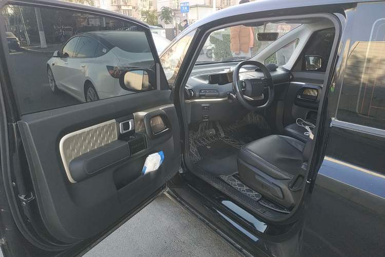 Used Baojun E300 2020 Plus Interstellar Smart Edition Driver Seat