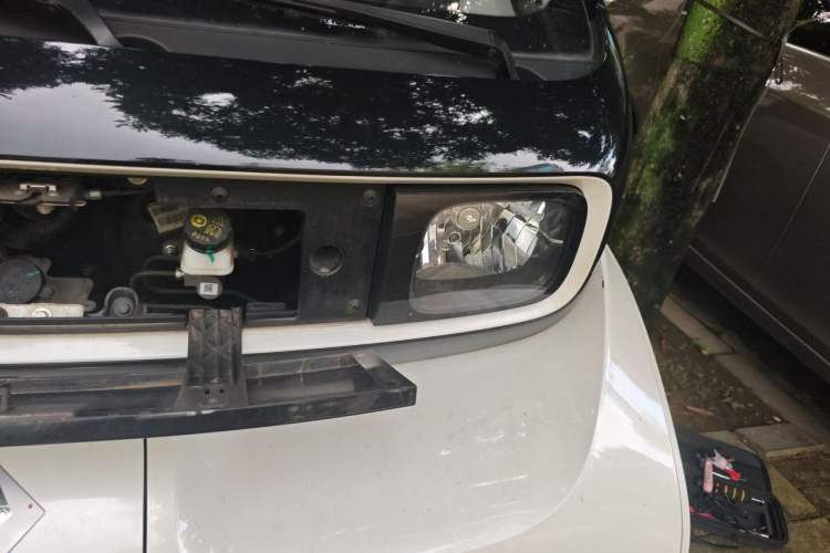 Used Baojun E300 2020 Plus Interstellar Smart Edition Engine Bay Left