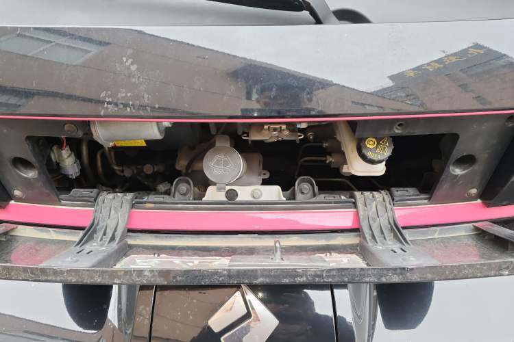 Used Baojun E300 2020 Plus Interstellar Smart Edition Engine Bay