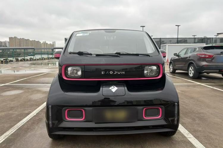 Used Baojun E300 2020 Plus Interstellar Smart Edition Exterior 1