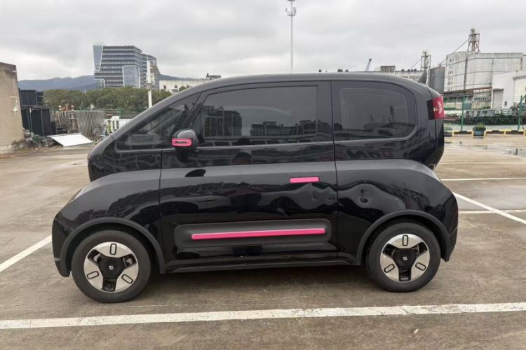 Used Baojun E300 2020 Plus Interstellar Smart Edition Exterior 3