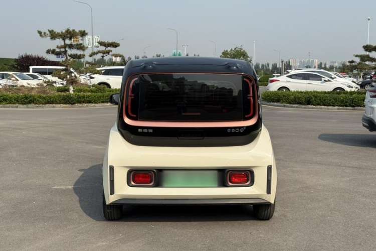 Used Baojun E300 2020 Plus Interstellar Smart Edition Exterior 3