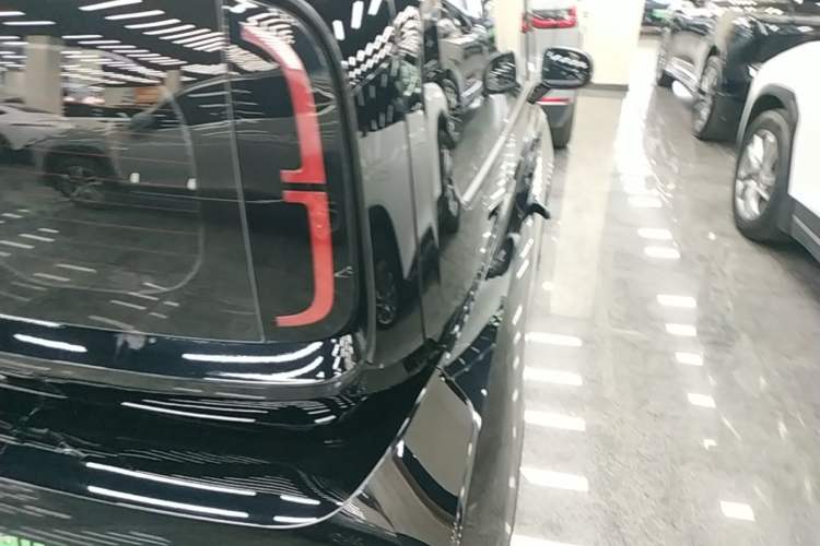 Used Baojun E300 2020 Plus Starry Intelligence Edition Exterior 3