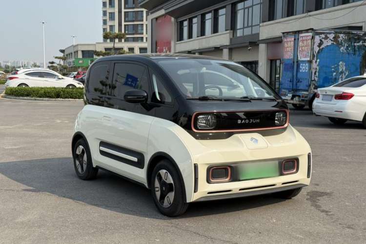 Used Baojun E300 2020 Plus Interstellar Smart Edition Exterior 6