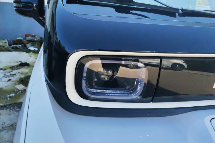 Used Baojun E300 2020 Plus Interstellar Smart Edition Right Front Headlight