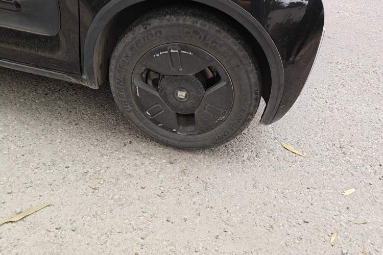 Used Baojun E300 2020 Plus Starry Intelligence Edition Right Front Wheel Hub