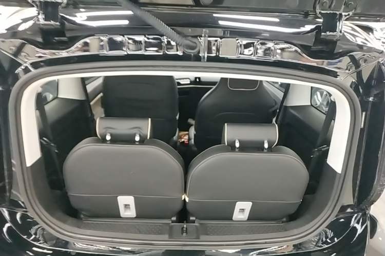 Used Baojun E300 2020 Plus Starry Intelligence Edition Trunk