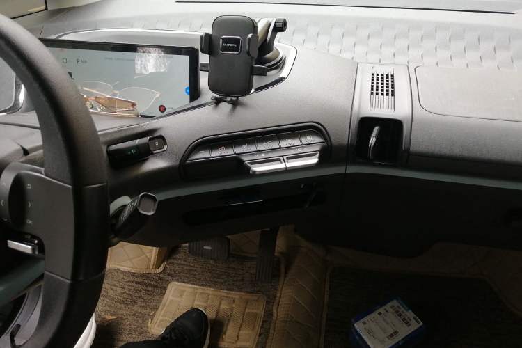 Used Baojun E300 2020 Plus Starry Intelligence Edition Audio And AC Panel