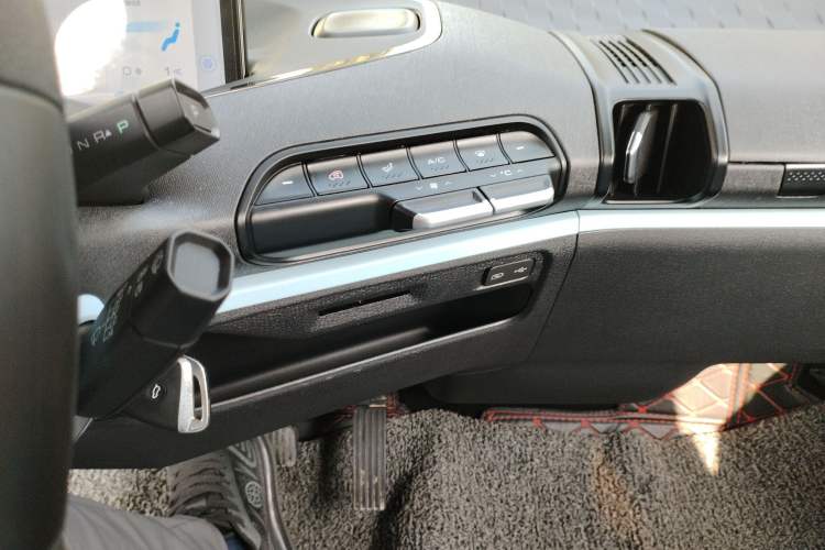 Used Baojun E300 2020 Plus Interstellar Smart Edition Audio And AC Panel