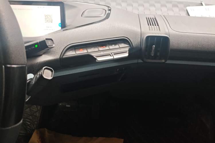 Used Baojun E300 2020 Plus Starry Intelligence Edition Audio And AC Panel