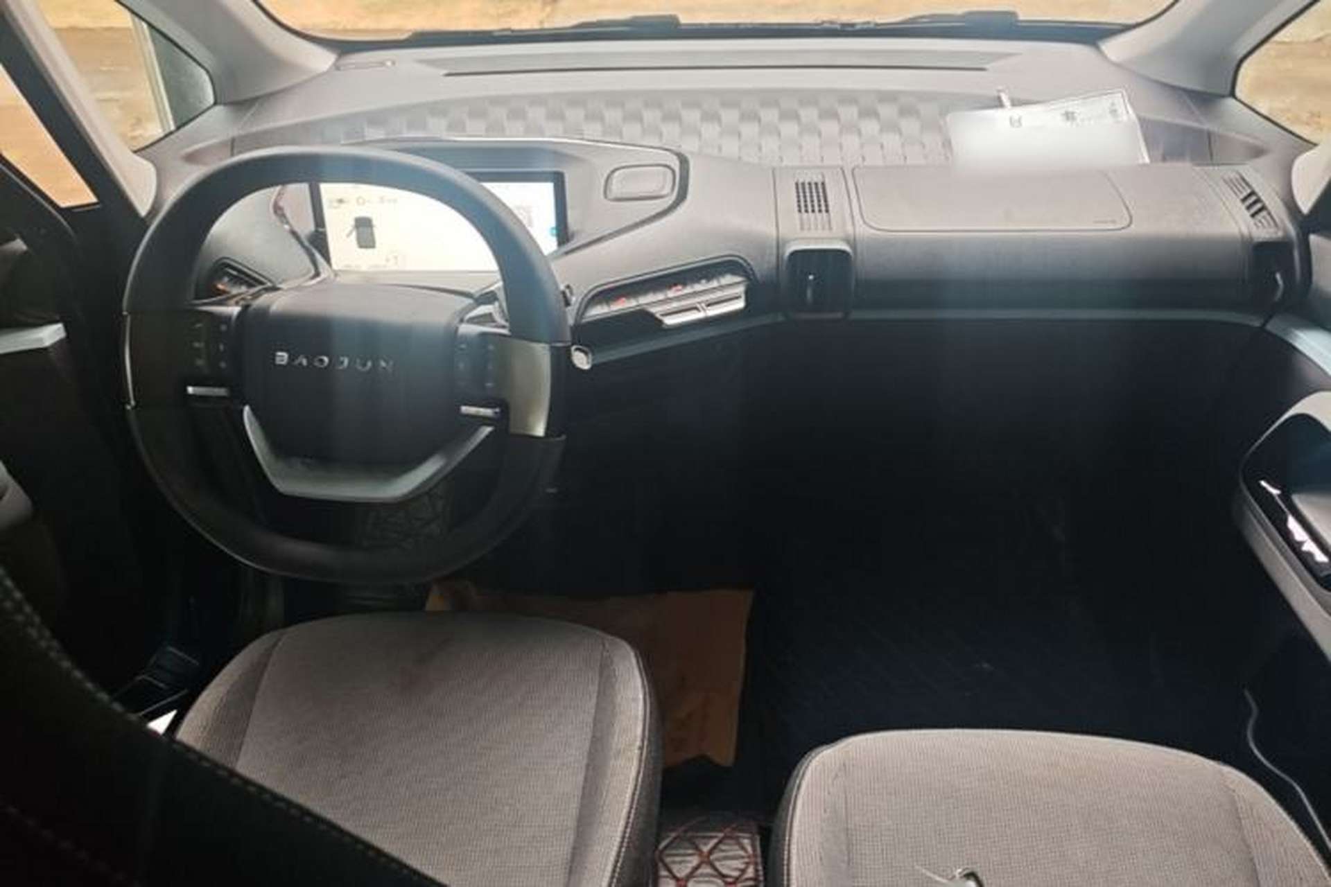 Used Baojun E300 2020 Plus Starry Intelligence Edition Center Console
