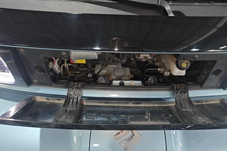 Used Baojun E300 2020 Plus Starry Intelligence Edition Engine Bay
