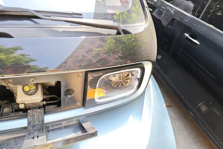 Used Baojun E300 2020 Plus Interstellar Future Edition Engine Bay Left