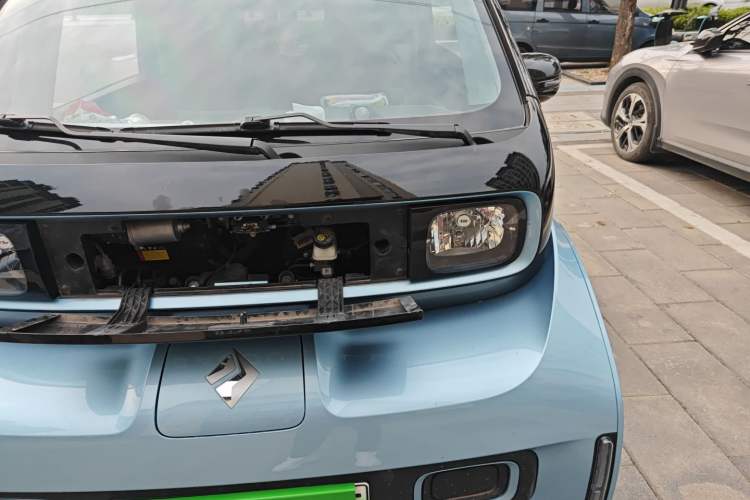 Used Baojun E300 2020 Plus Interstellar Smart Edition Engine Bay Left