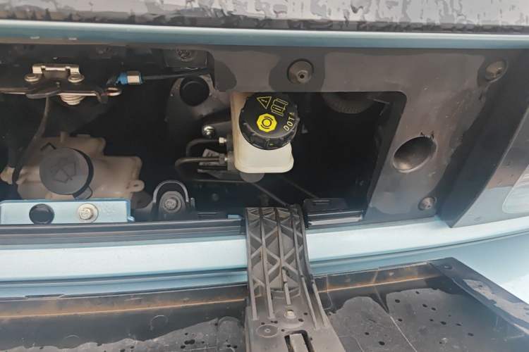 Used Baojun E300 2020 Plus Starry Intelligence Edition Engine Bay Left