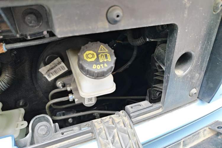 Used Baojun E300 2020 Starry Intelligence Edition Engine Bay Left