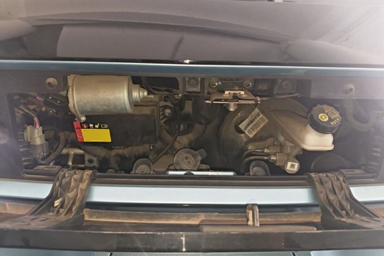 Used Baojun E300 2020 Plus Starry Intelligence Edition Engine Bay