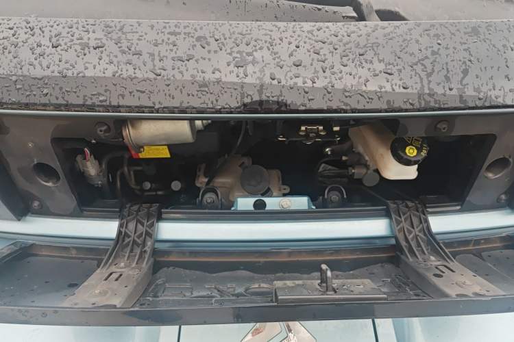 Used Baojun E300 2020 Plus Starry Intelligence Edition Engine Bay