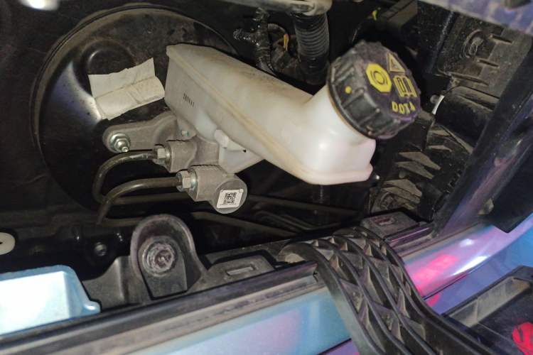 Used Baojun E300 2020 Starry Intelligence Edition Engine Bay Right
