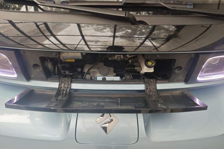 Used Baojun E300 2020 Plus Starry Intelligence Edition Engine Bay