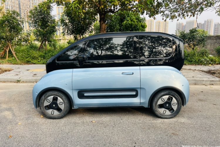Used Baojun E300 2020 Plus Interstellar Future Edition Exterior 3