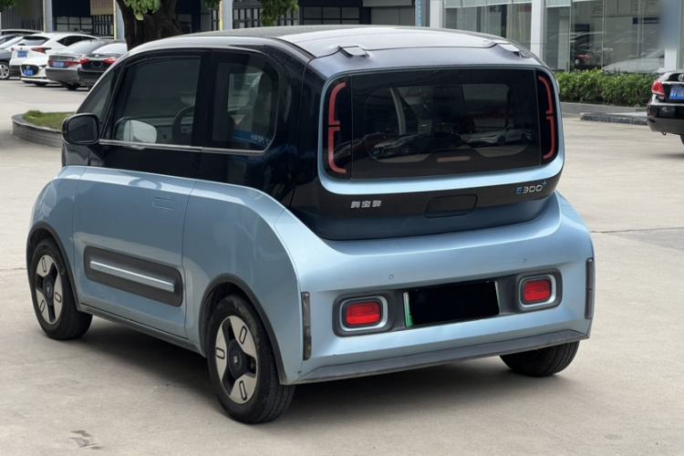 Used Baojun E300 2020 Plus Interstellar Smart Edition Exterior 4