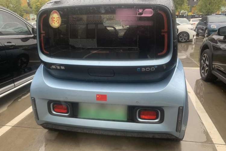 Used Baojun E300 2020 Plus Interstellar Smart Edition Exterior 4