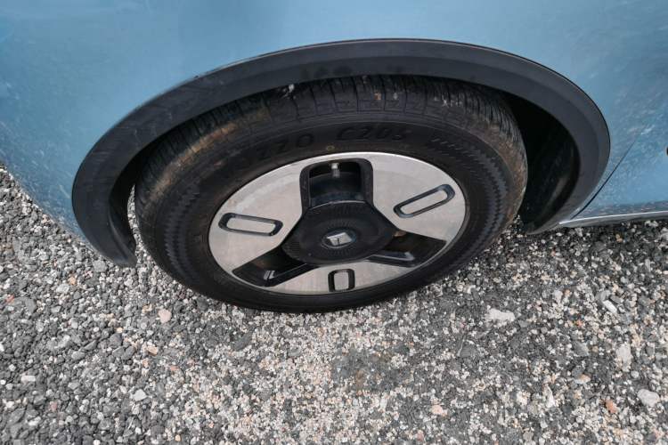 Used Baojun E300 2020 Plus Starry Intelligence Edition Exterior 4