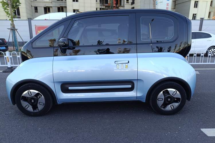 Used Baojun E300 2020 Plus Starry Intelligence Edition Exterior 5