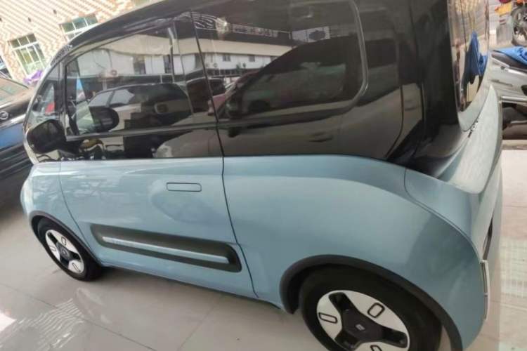 Used Baojun E300 2020 Plus Interstellar Smart Edition Exterior 5